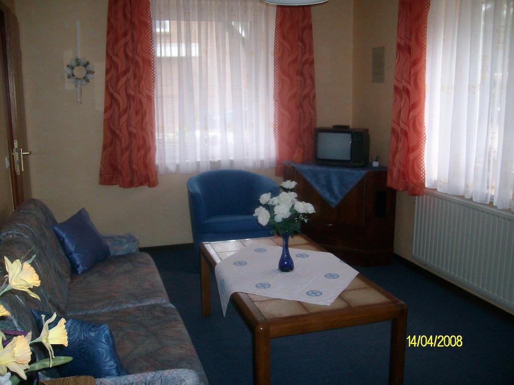 Ferien Und Gaestehaus Harms Neuenkirchen  Chambre photo